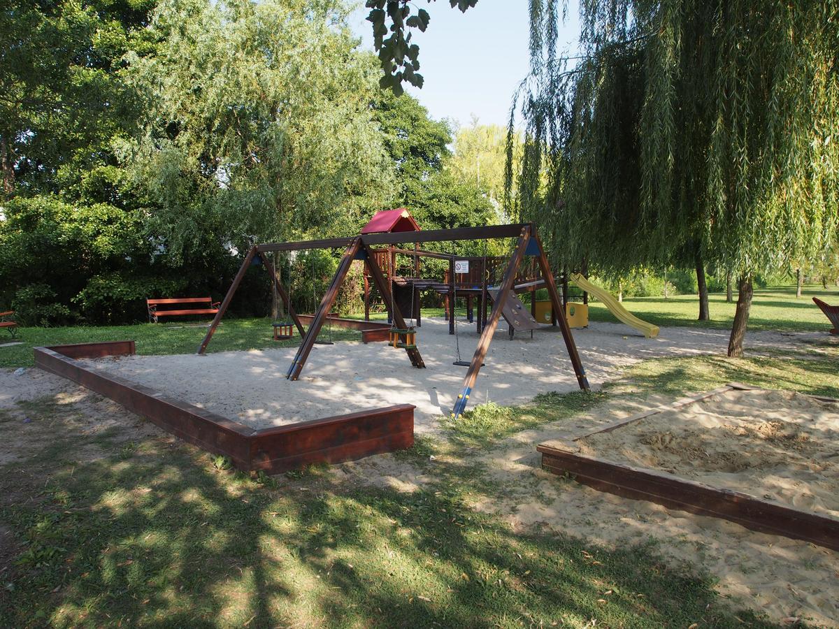 Laszlo Nyaralohaz Balatonfenyves Bagian luar foto