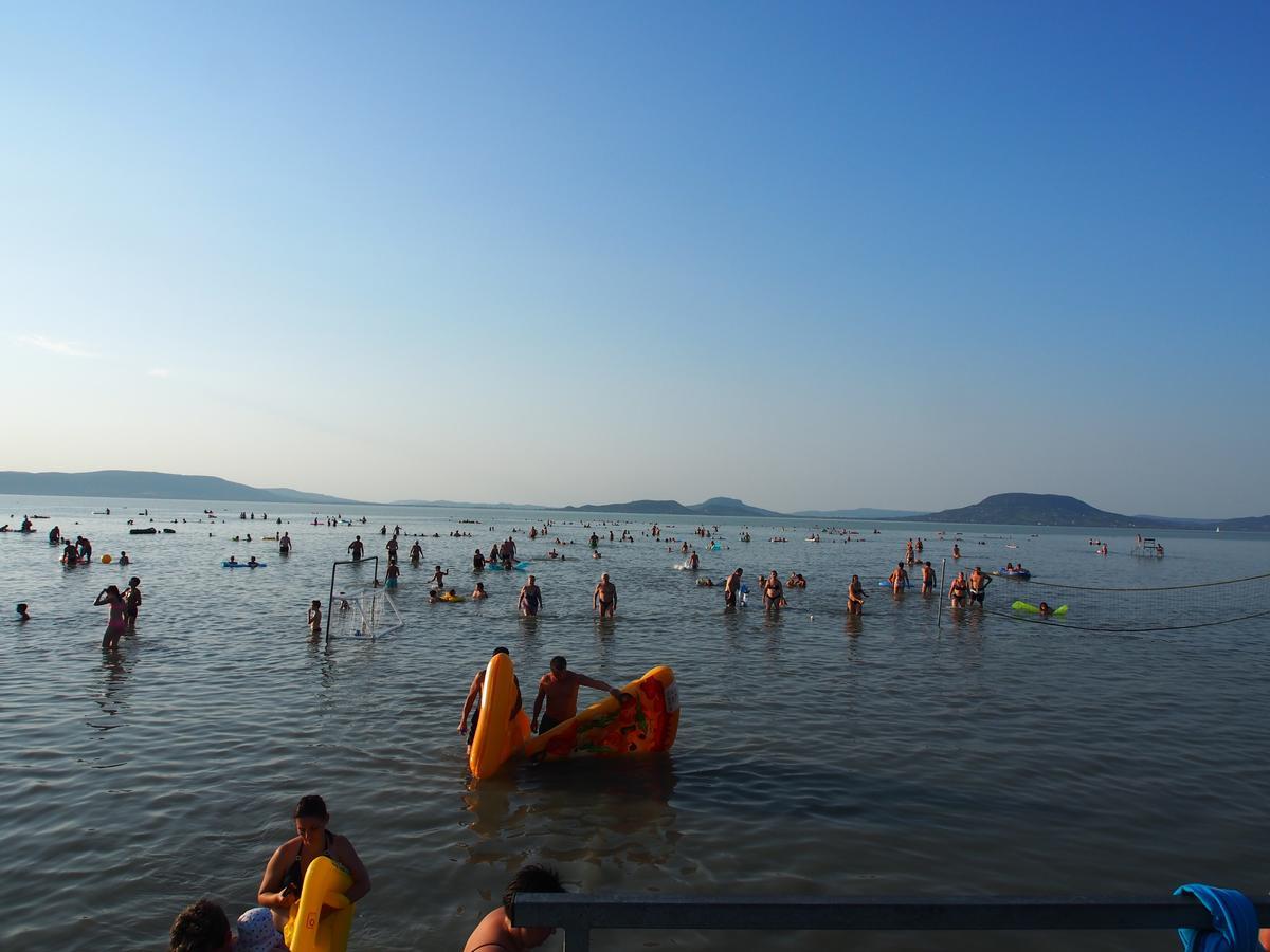 Laszlo Nyaralohaz Balatonfenyves Bagian luar foto