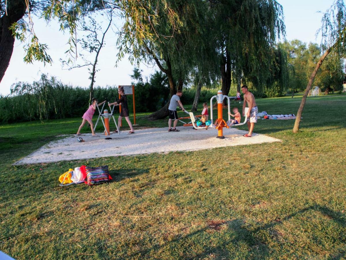 Laszlo Nyaralohaz Balatonfenyves Bagian luar foto